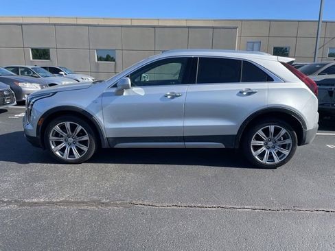 Used 2019 Cadillac XT4 Premium Luxury FWD image 3