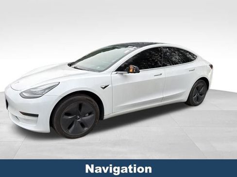 Used 2020 Tesla Model 3 Standard Range Plus image 2