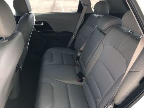 Used 2019 Kia Niro EX FWD image 16