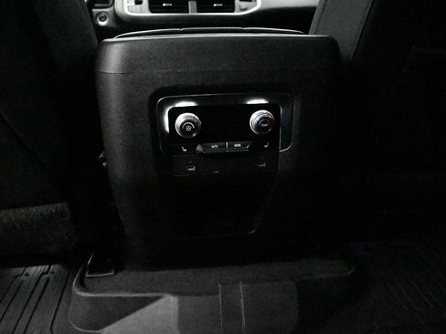 Used 2022 GMC Yukon XL AT4 AWD/4WD image 27