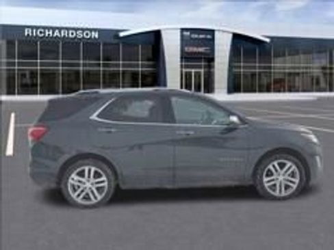 Used 2018 Chevrolet Equinox Premier image 6