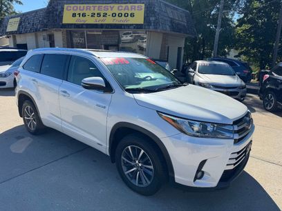 Used 2017 Toyota Highlander XLE