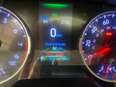 Used 2019 Toyota RAV4 XLE w/ Convenience Package AWD/4WD image 14