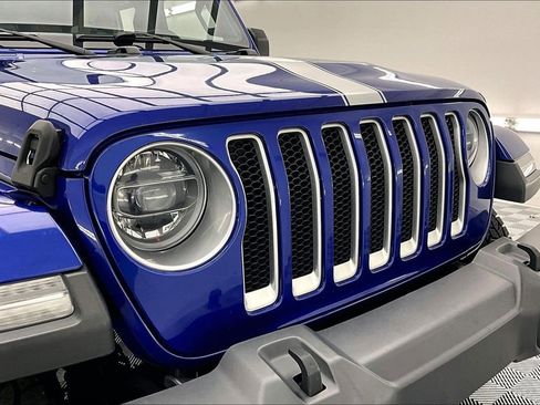 Used 2018 Jeep Wrangler Unlimited Sahara AWD/4WD image 28