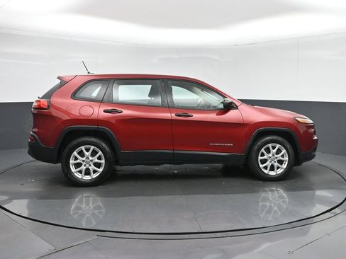 Used 2014 Jeep Cherokee Sport w/ Cold Weather Group AWD/4WD image 8