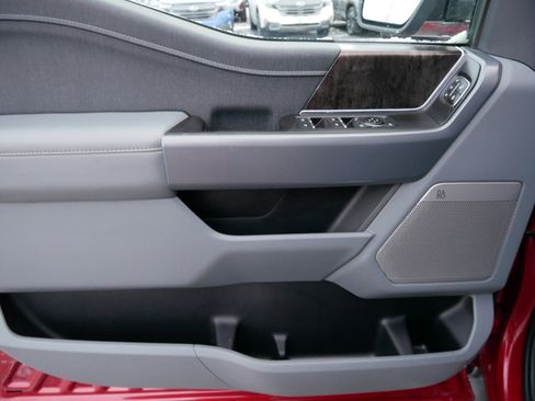 Used 2022 Ford F150 Lariat w/ Equipment Group 502A High image 31