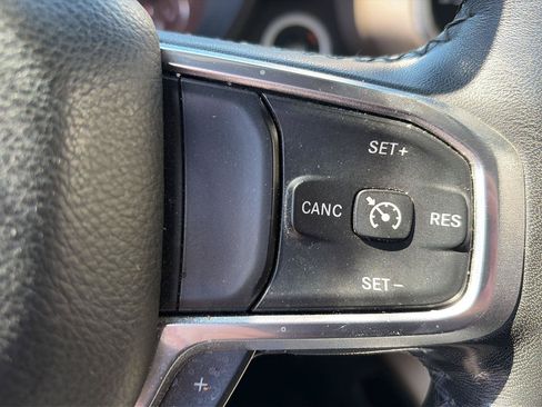 Used 2019 RAM 1500 Laramie AWD/4WD image 14
