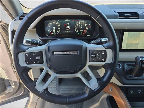 Used 2021 Land Rover Defender 110 X-Dynamic HSE AWD/4WD image 17