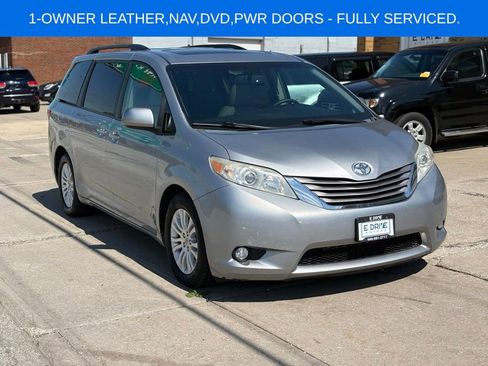 Used 2015 Toyota Sienna XLE Premium FWD image 5