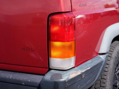 Used 1998 Jeep Cherokee Classic AWD/4WD image 10