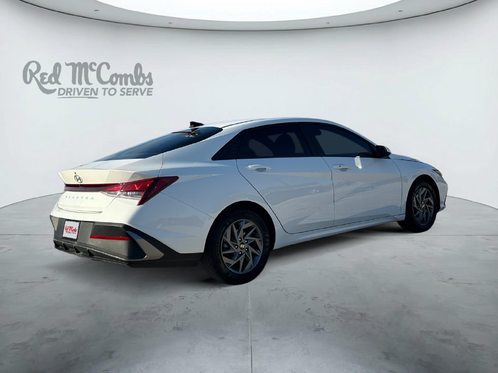 Used 2024 Hyundai Elantra SEL FWD image 5