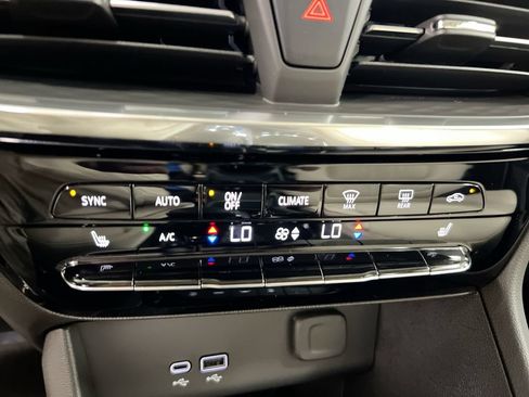 Used 2024 Buick Encore GX Avenir w/ Avenir Convenience Package AWD/4WD image 15