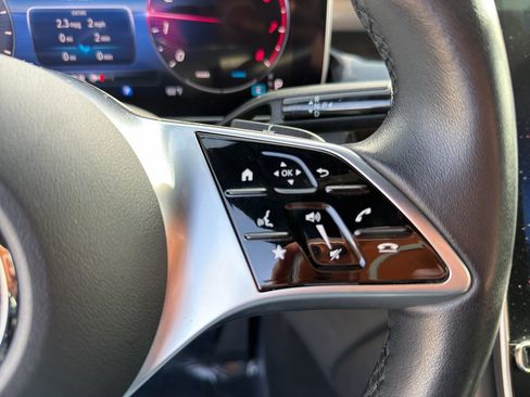 Used 2024 Mercedes-Benz GLC 300 image 18