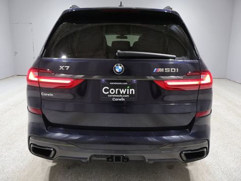Used 2021 BMW X7 M50i image 3