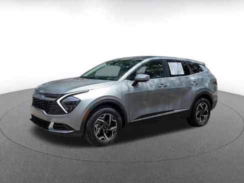 Used 2025 Kia Sportage LX FWD image 8