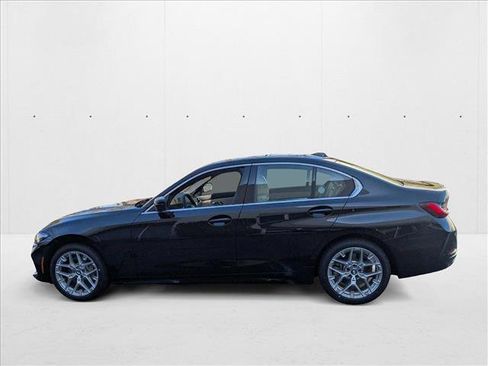 Used 2025 BMW 330i Sedan w/ Premium Package image 5