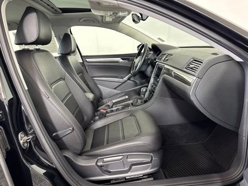 Used 2016 Volkswagen Passat 1.8T SE FWD image 4