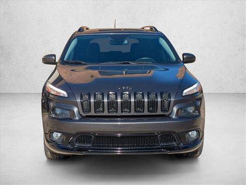 Used 2018 Jeep Cherokee Latitude image 2
