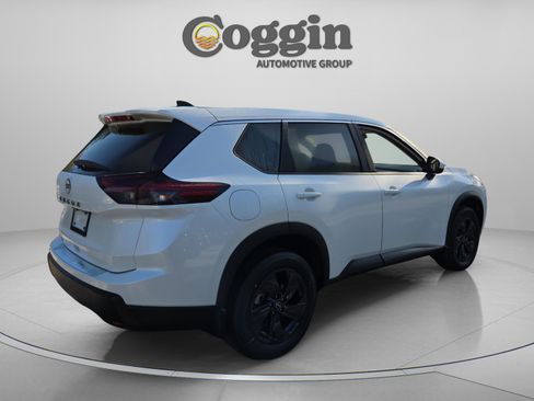 New 2026 Nissan Rogue SV FWD image 5