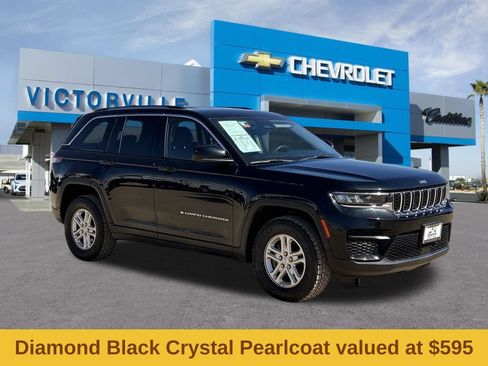 Used 2023 Jeep Grand Cherokee Laredo AWD/4WD image 3
