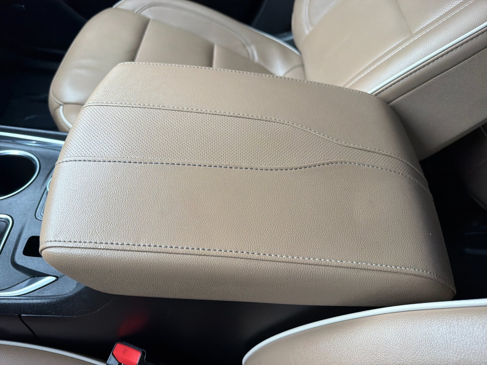 Used 2023 Chevrolet Traverse Premier FWD image 24