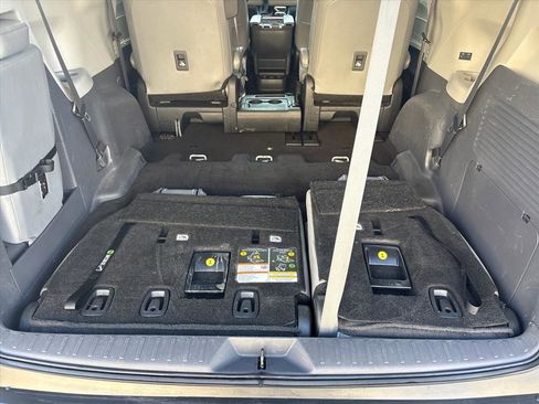 Used 2023 Toyota Sienna XLE image 32