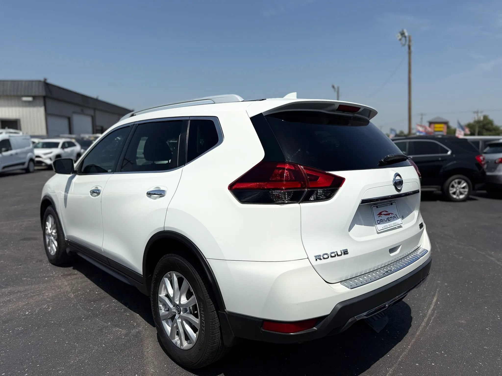 Used 2020 Nissan Rogue S w/ Special Edition Package FWD image 9