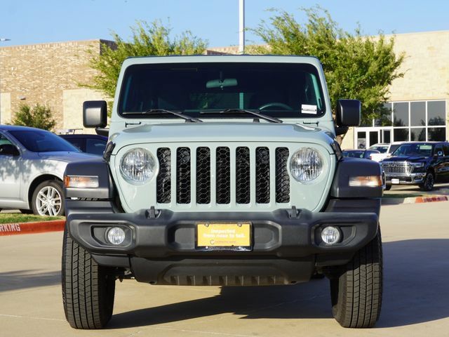 Used 2024 Jeep Wrangler Unlimited Sport AWD/4WD image 2