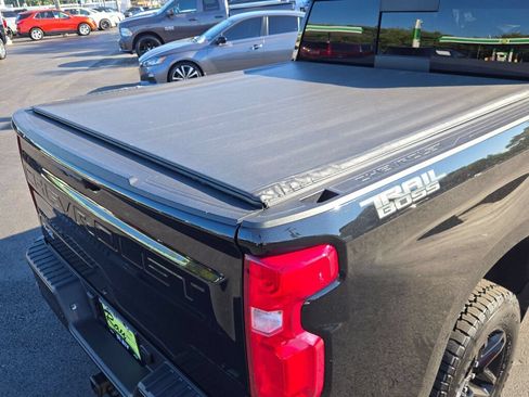 Certified 2022 Chevrolet Silverado 1500 LT Trail Boss w/ LT Trail Boss Premium Package AWD/4WD image 13