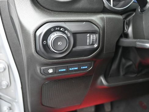 Used 2023 Jeep Wrangler Unlimited Sahara image 12