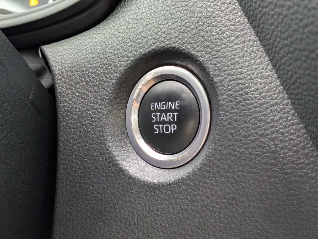 Used 2024 Toyota Corolla LE w/ LE Convenience Package FWD image 25