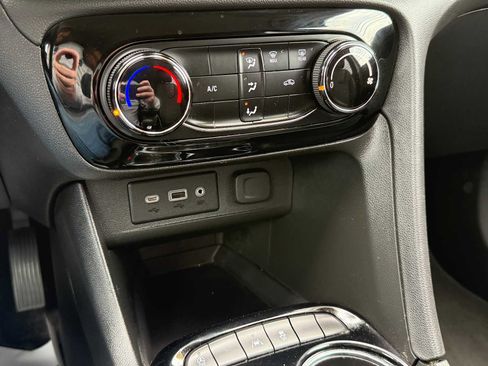 Used 2023 Buick Encore GX Preferred image 51