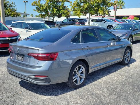 Used 2023 Volkswagen Jetta SE FWD image 4