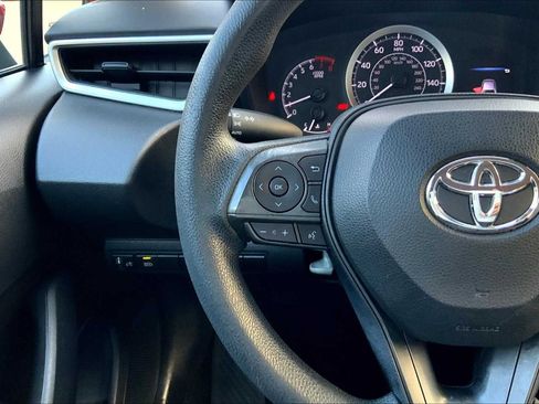 Used 2020 Toyota Corolla LE FWD image 22