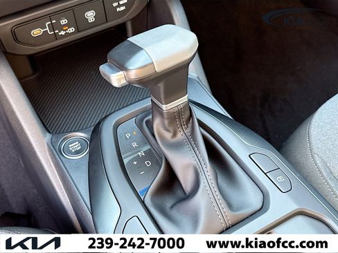 New 2025 Kia K4 LXS image 26