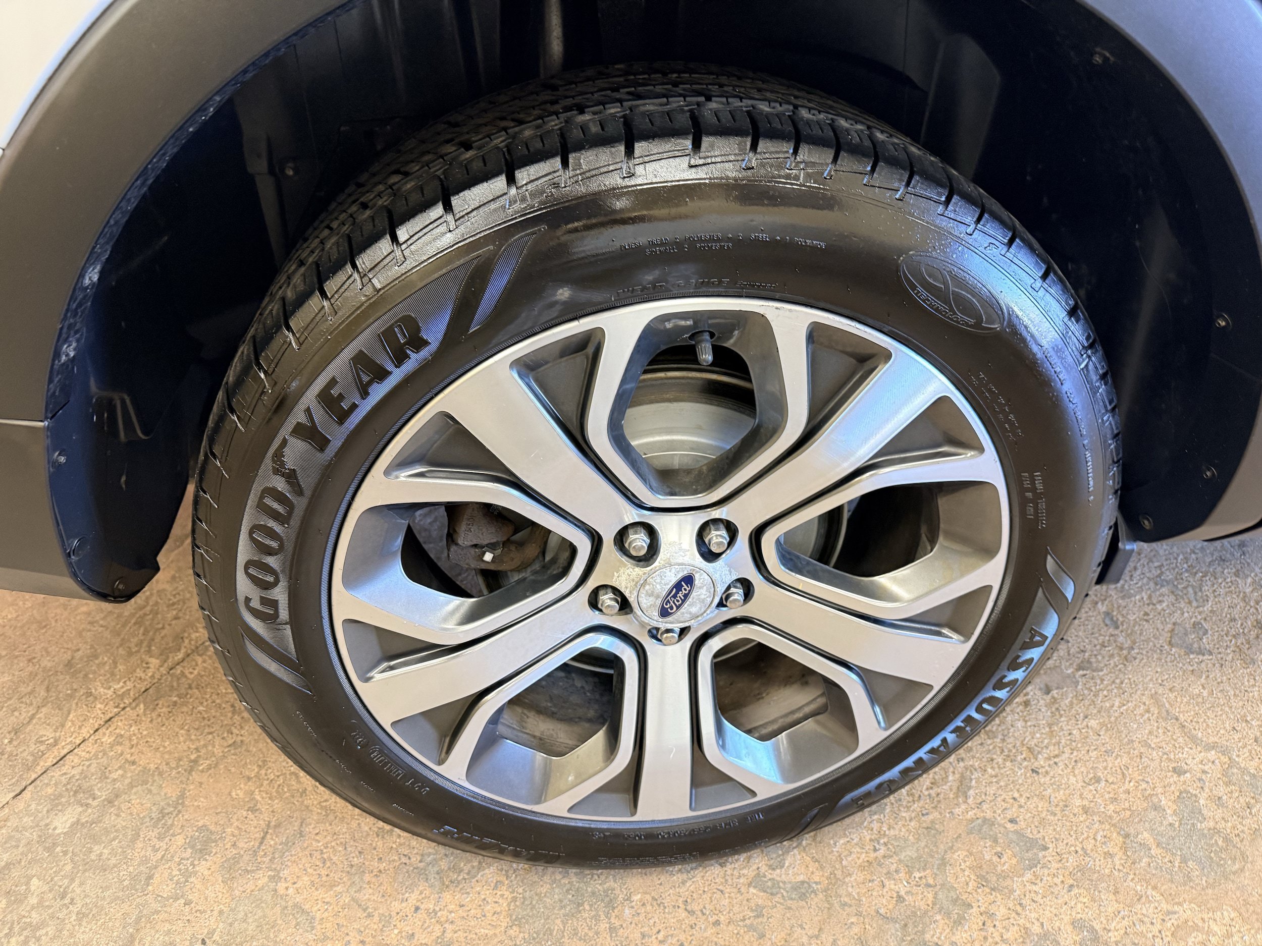 Used 2018 Ford Explorer Platinum AWD/4WD image 39