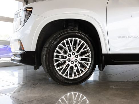 Used 2025 GMC Acadia Denali AWD/4WD image 6