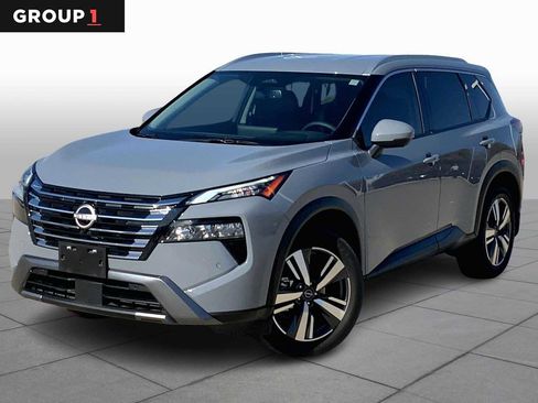 Used 2025 Nissan Rogue SL image 1