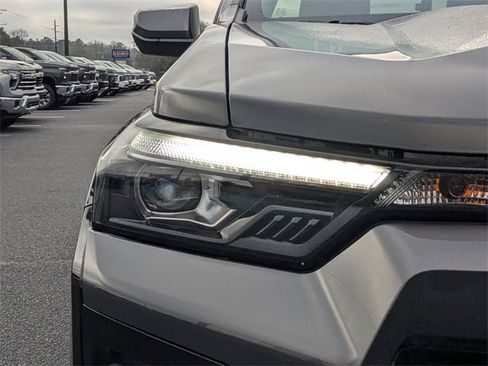 Certified 2023 Chevrolet Colorado LT w/ LT Convenience Package III image 10