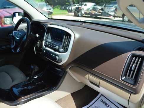Used 2018 GMC Canyon SLE RWD image 23