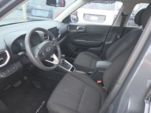 Certified 2023 Hyundai Venue SE FWD image 13