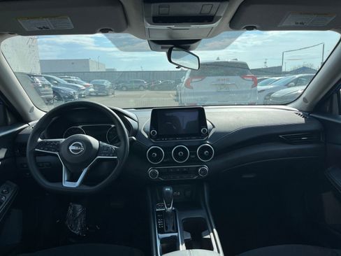 Used 2025 Nissan Sentra SV image 32