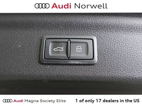 Used 2023 Audi Q3 2.0T Premium w/ Convenience Package AWD/4WD image 16