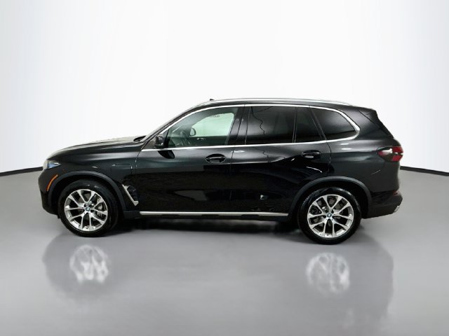 Used 2024 BMW X5 xDrive50e w/ Premium Package AWD/4WD image 4