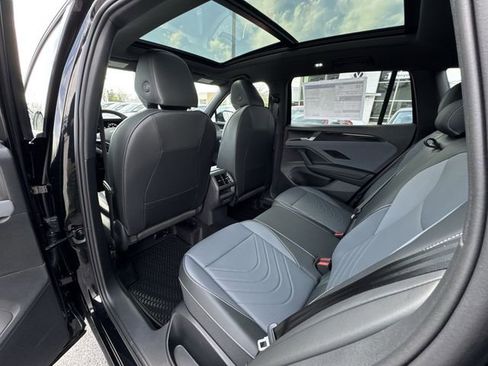 New 2026 Volkswagen Tiguan SE R-Line FWD image 21