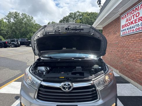 Used 2016 Toyota Highlander XLE AWD/4WD image 36