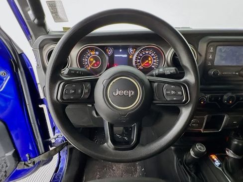 Used 2018 Jeep Wrangler Unlimited Sport AWD/4WD image 12