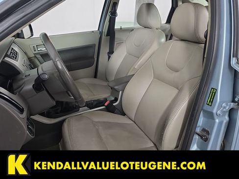 Used 2009 Ford Focus SEL FWD image 16