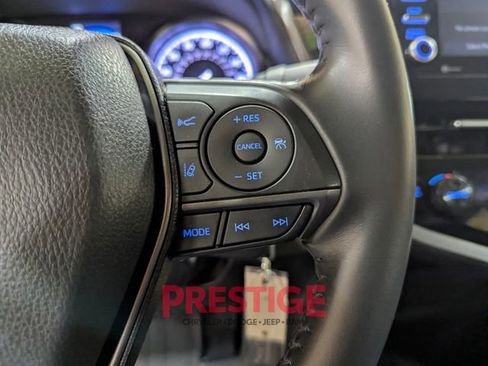 Used 2022 Toyota Camry SE image 16