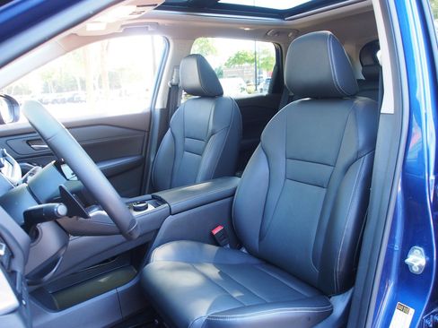 Used 2023 Nissan Rogue SL AWD/4WD image 17